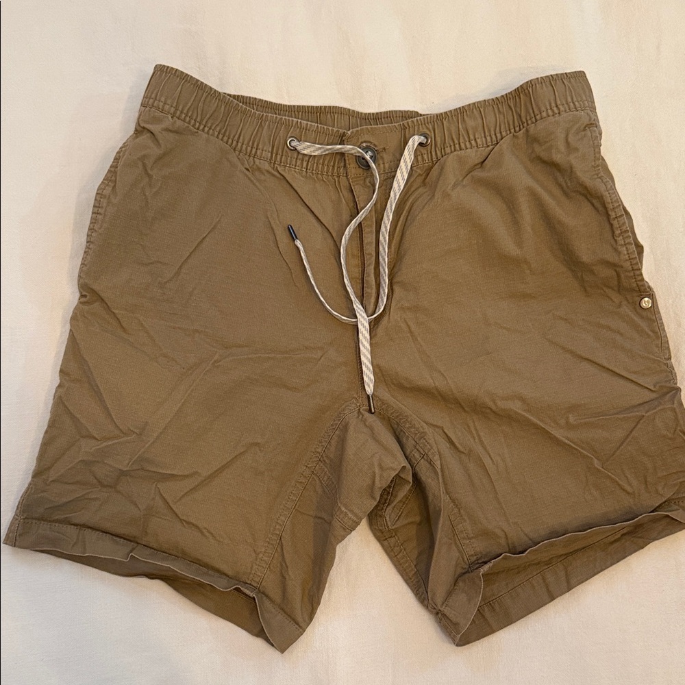 Vuori Men's Athletic Shorts in Tan